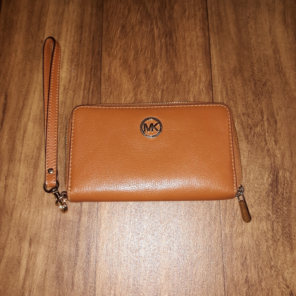 Michael Kors wristlet